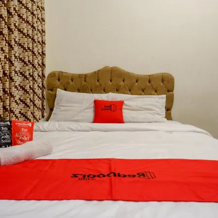 Reddoorz Near Tugu Yogyakarta Hotel